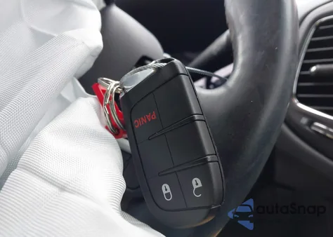 2019 Jeep Compass Latitude 4X4 z USA, uszkodzony, nr VIN 3C4NJDBBXKT750147